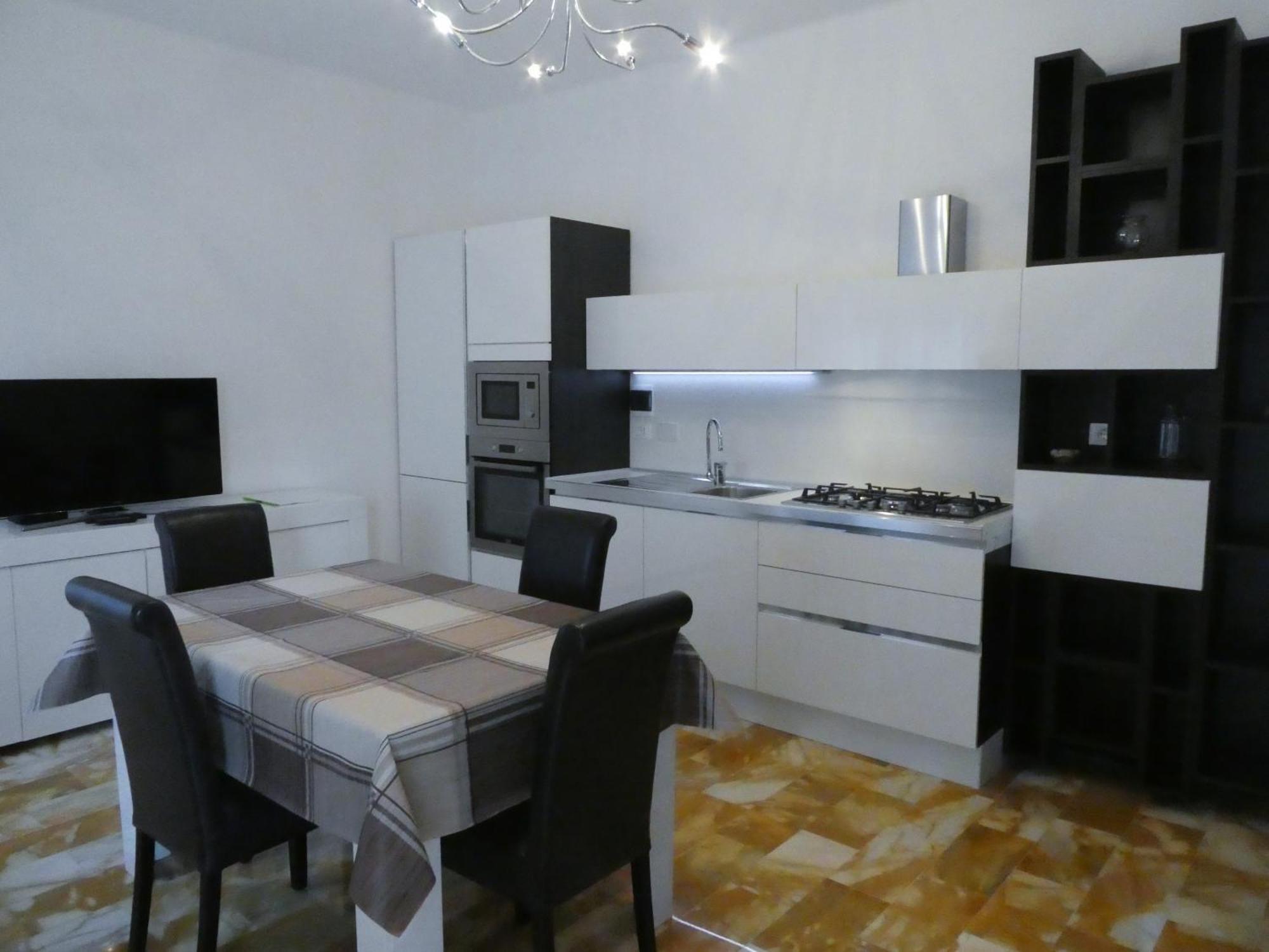 Isola Di Man Apartment Imperia Ngoại thất bức ảnh