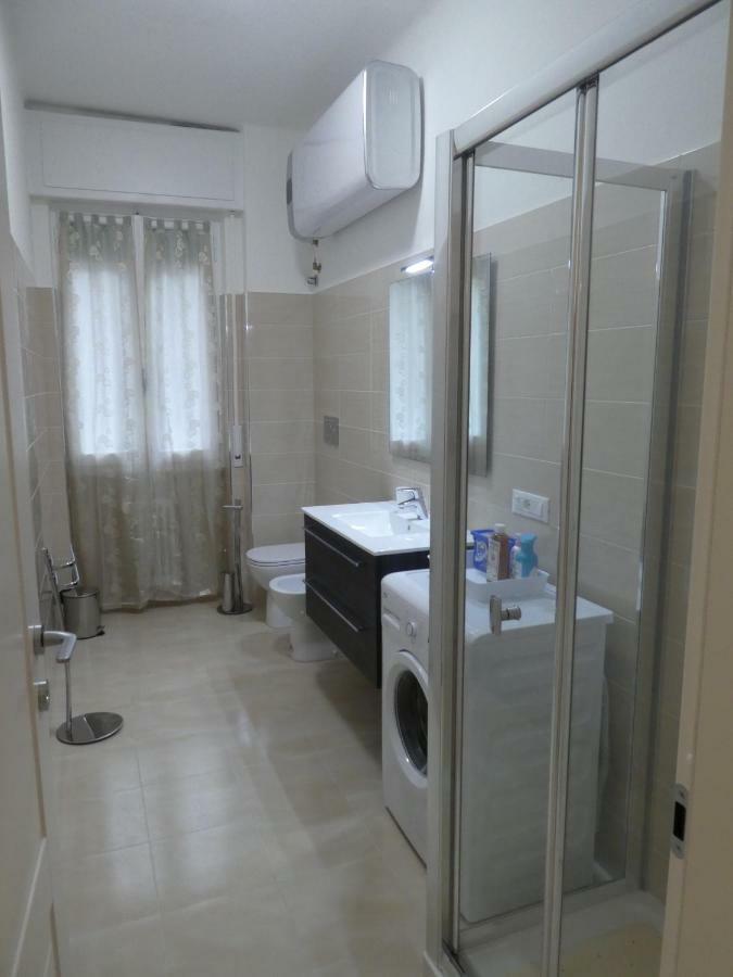 Isola Di Man Apartment Imperia Ngoại thất bức ảnh
