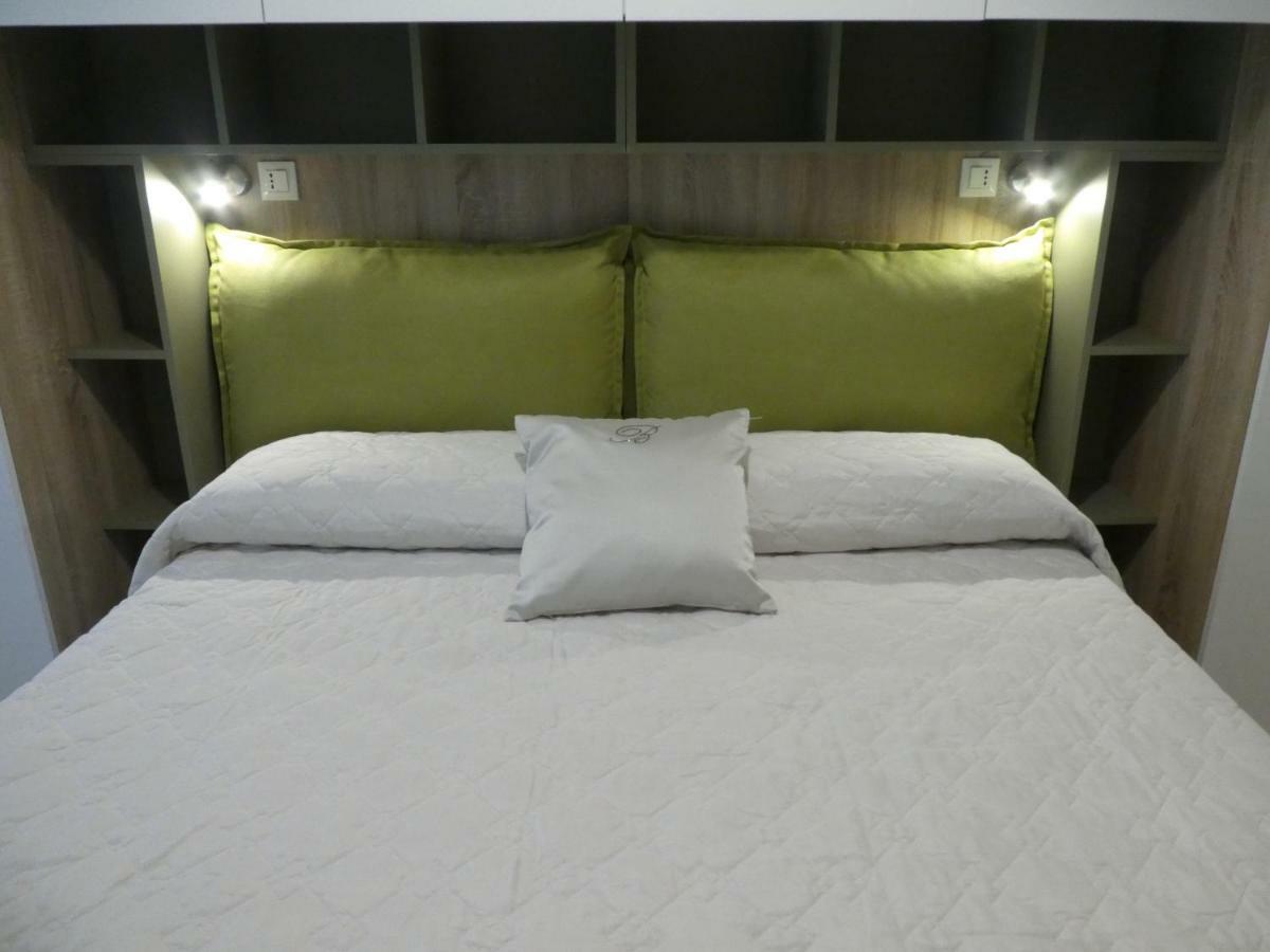 Isola Di Man Apartment Imperia Ngoại thất bức ảnh