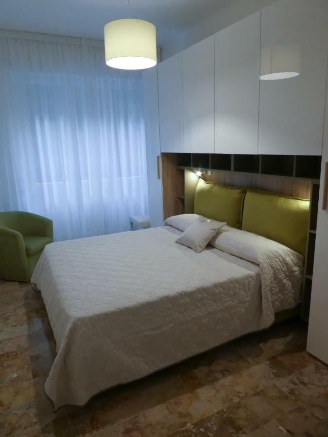 Isola Di Man Apartment Imperia Ngoại thất bức ảnh